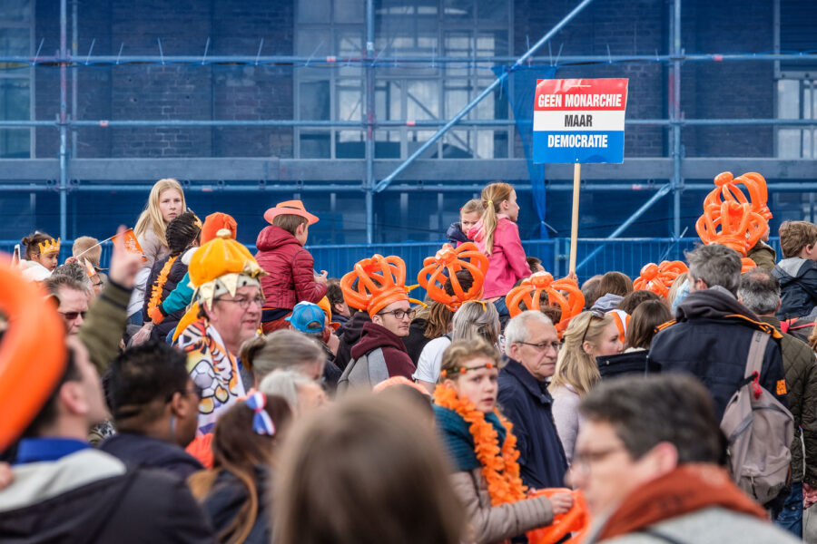 Protestborden tegen de monarchie Koningsdag Tilburg 2017