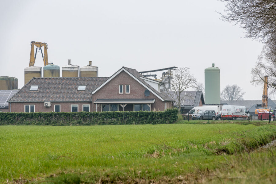 9000 varkens en biggen dood door brand